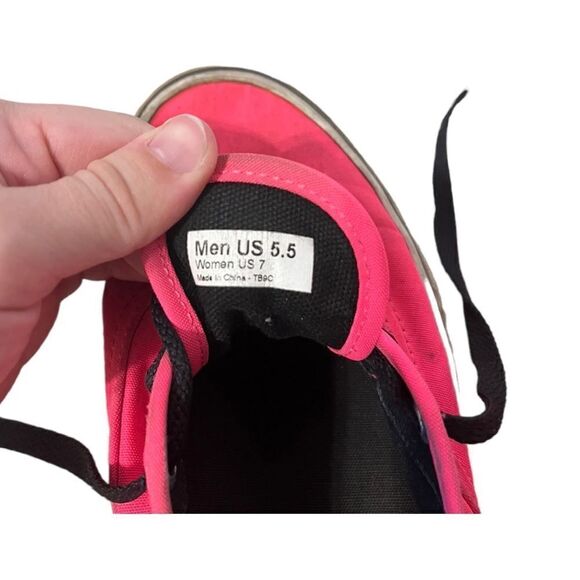 Vans 7 women’s low rise hot pink black GUC sneaker skate casual shoe men’s 5.5 - Picture 5 of 8